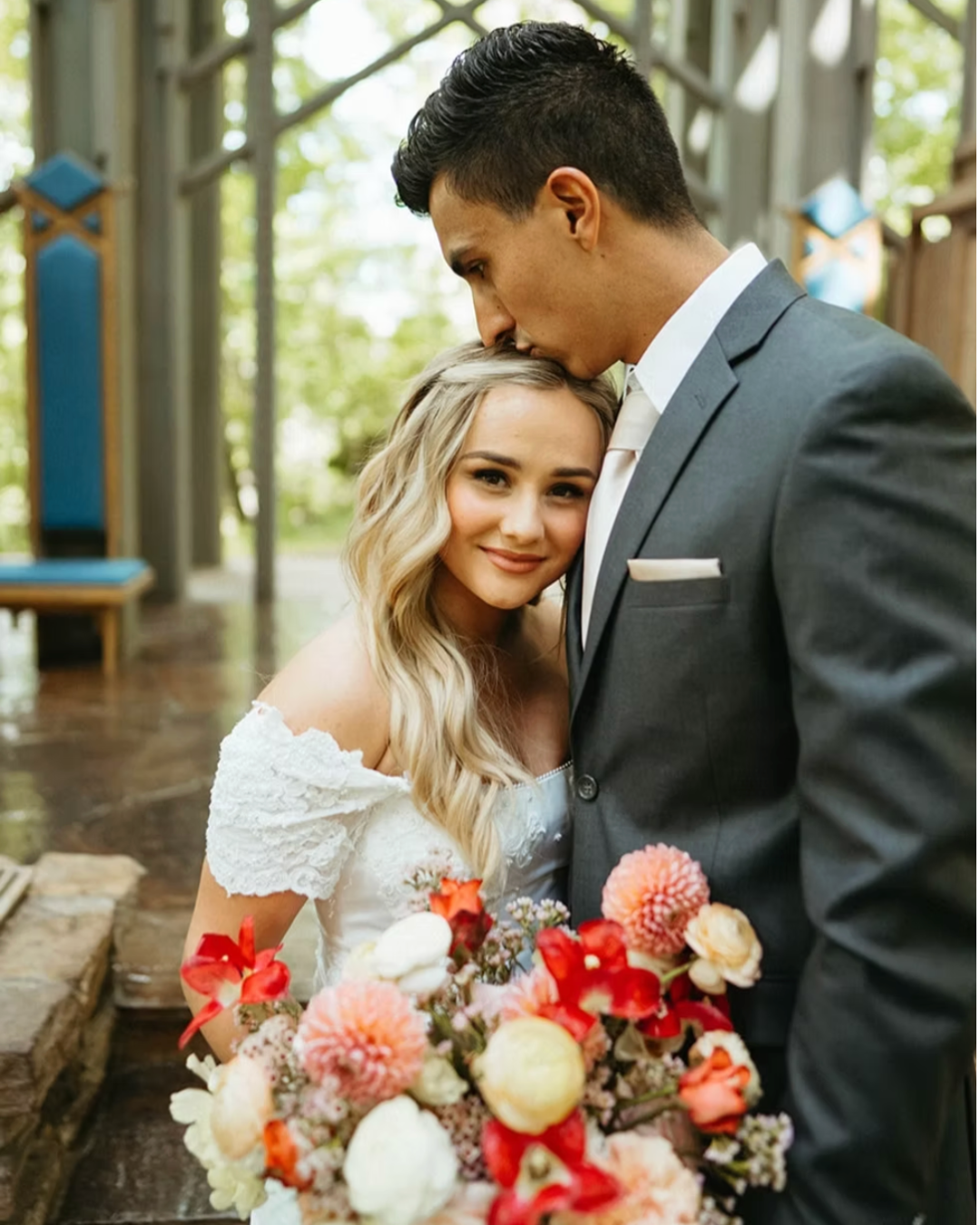 bride and groom wedding caterer in NW Arkansas
